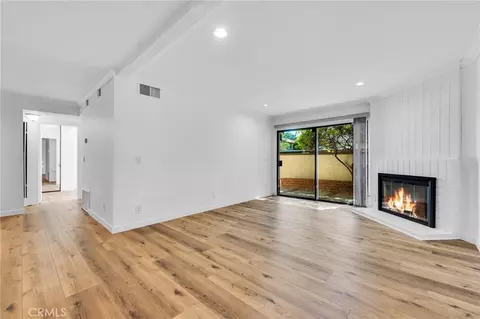 5800 Owensmouth Ave #54, Woodland Hills, CA 91367