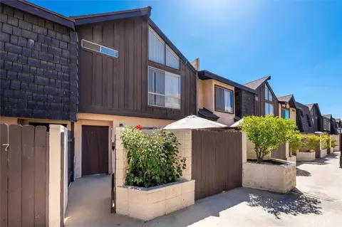5461 Newcastle Ave #8, Encino, CA 91316