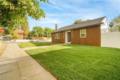 21902 Providencia St, Woodland Hills, CA 91364