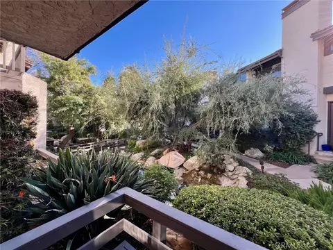 21800 Marylee St #54, Woodland Hills, CA 91367
