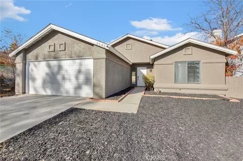 2545 Garnet Ln, Lancaster, CA 93535