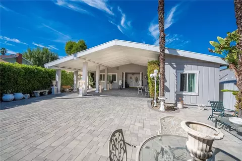 4747 Don Pio Dr, Woodland Hills, CA 91364