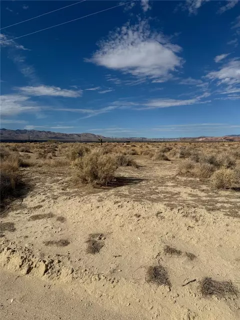 85 Th St W, Rosamond, CA 93560 photo 7