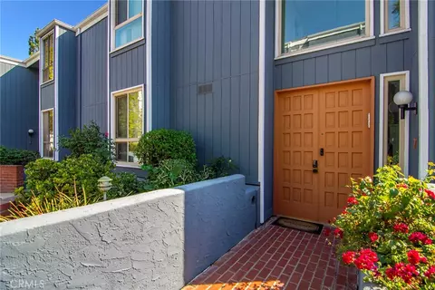 17711 Margate St #7, Encino, CA 91316