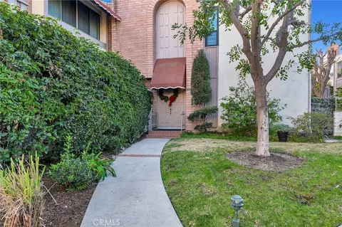 5225 White Oak Ave #6, Encino, CA 91316