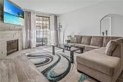 5534 Encino Ave #206, Encino, CA 91316
