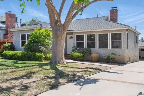 13384 Foothill Blvd, Sylmar, CA 91342