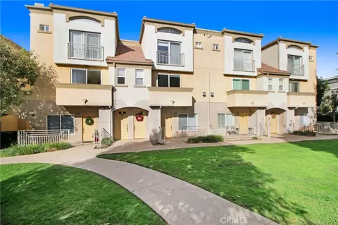 5200 Premiere Hills Cir #246, Woodland Hills, CA 91364