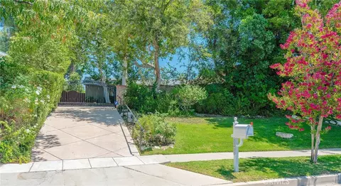 23925 Crosson Dr, Woodland Hills, CA 91367