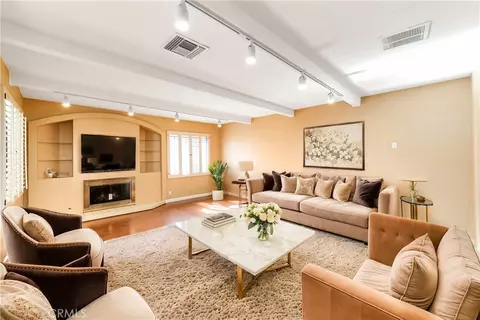 5255 Zelzah Ave #112, Encino, CA 91316
