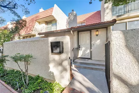 22307 Erwin St #1/2, Woodland Hills, CA 91367