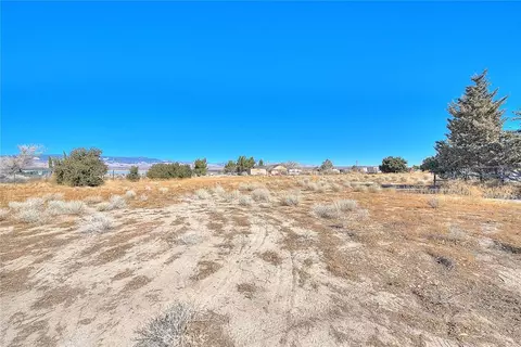 25253 Malmo St, Lancaster, CA 93536 photo 8