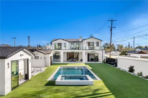 22747 Califa St, Woodland Hills, CA 91367