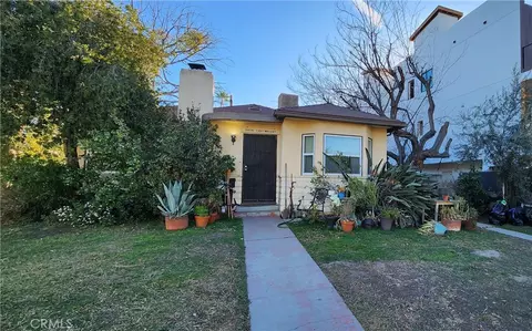5656 Cartwright Ave, North Hollywood, CA 91601