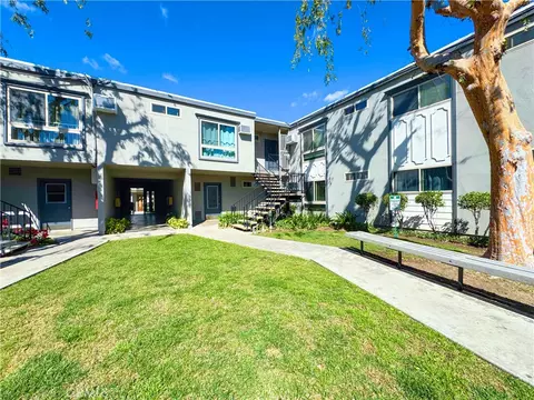 6031 Fountain Park Ln #15, Woodland Hills, CA 91367