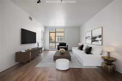 21301 Erwin St #518, Woodland Hills, CA 91367