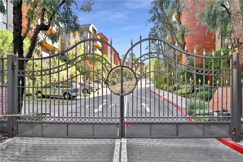 4771 Park Encino Ln #136, Encino, CA 91436