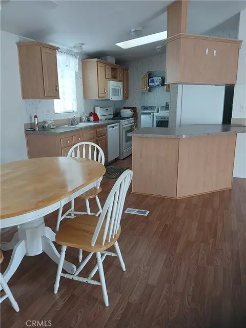 28 Dover, Northridge, CA 91324