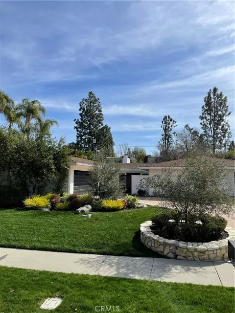 6200 Capistrano Ave, Woodland Hills, CA 91367