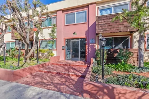 5414 Newcastle Ave #52, Encino, CA 91316
