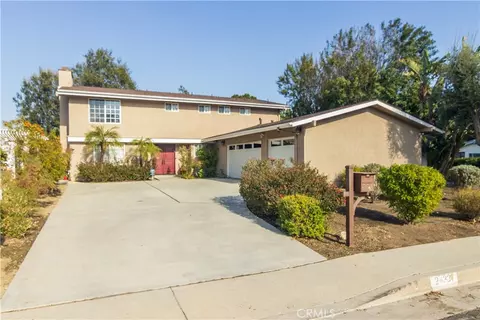 24331 Clipstone St, Woodland Hills, CA 91367