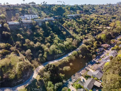 3724 N Knobhill Dr, Sherman Oaks, CA 91423