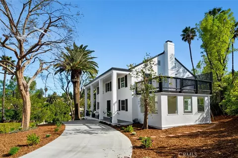 22620 Macfarlane Dr, Woodland Hills, CA 91364