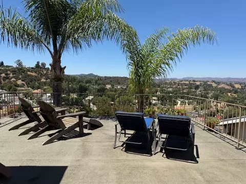 4310 Torreon Dr, Woodland Hills, CA 91364