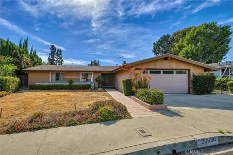 20836 Tiara St, Woodland Hills, CA 91367