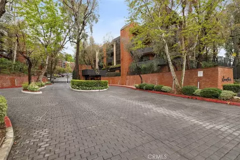 4719 Park Encino Ln #132, Encino, CA 91436