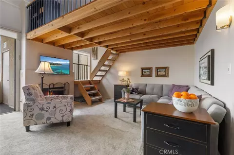 5325 Newcastle Ave #320, Encino, CA 91316