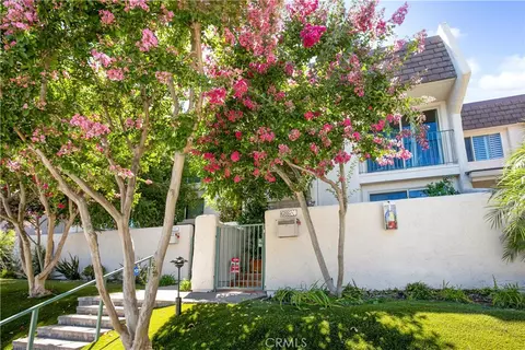6205 Randi Ave, Woodland Hills, CA 91367
