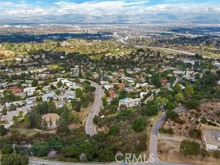 15929 W Mulholland Pl, Los Angeles, CA 90049