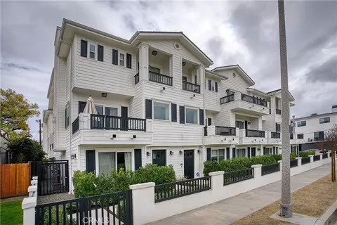4840 Cleon Ave #104, North Hollywood, CA 91601