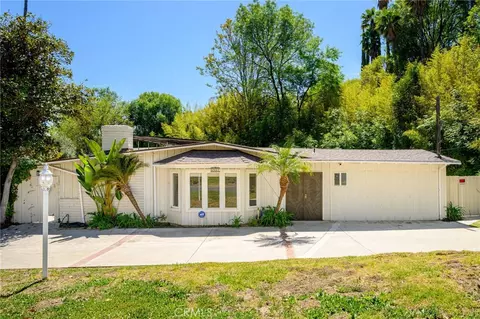 5912 Penfield Ave, Woodland Hills, CA 91367