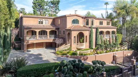16727 Bosque Dr, Encino, CA 91436