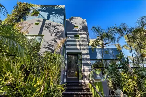 6907 Treasure Trl, Los Angeles, CA 90068