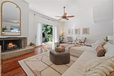 5257 Newcastle Ave #3, Encino, CA 91316