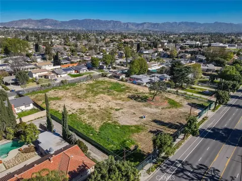 17559 Devonshire St, Northridge, CA 91325