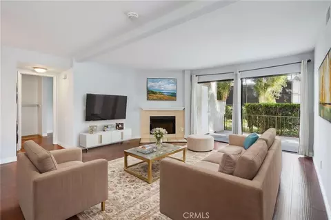 5800 Owensmouth Ave #53, Woodland Hills, CA 91367