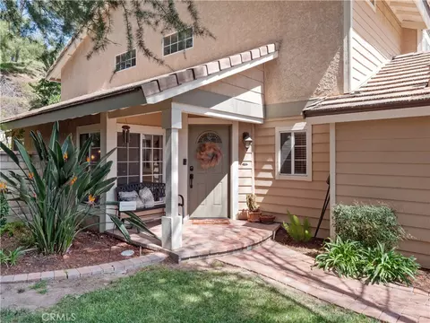 Exterior - 21741 Jeffers Ln, Saugus, CA 91350 photo 2 of 3