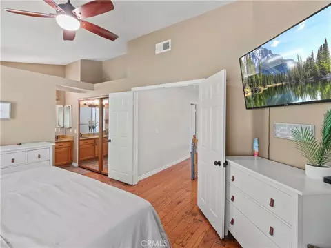 21741 Jeffers Ln, Saugus, CA 91350 photo 14