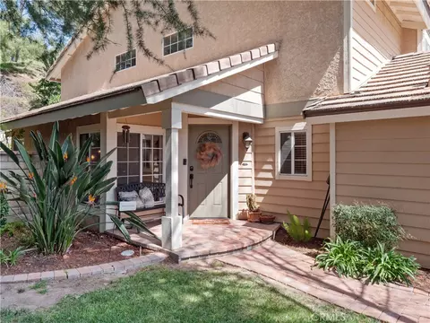21741 Jeffers Ln, Saugus, CA 91350 photo 19