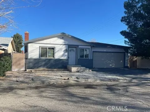 1853 Horizon Ln, Lancaster, CA 93535