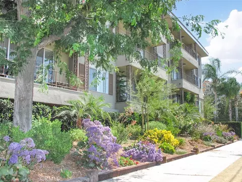 10707 Camarillo St #116, Toluca Lake, CA 91602