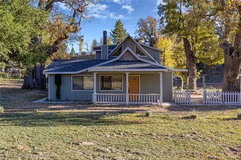 Exterior - 27900 Bear Valley Rd, Tehachapi, CA 93561 photo 3 of 10