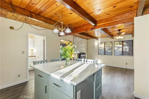 Kitchen - 27900 Bear Valley Rd, Tehachapi, CA 93561 photo 3 of 4