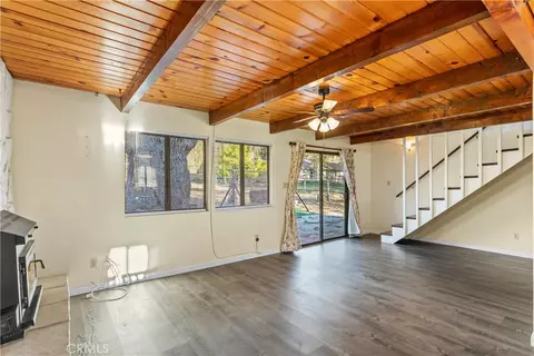 Living - 27900 Bear Valley Rd, Tehachapi, CA 93561 photo 3 of 4