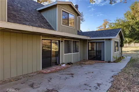 Other - 27900 Bear Valley Rd, Tehachapi, CA 93561 photo 2 of 8