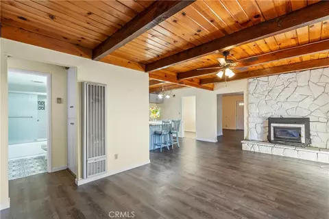 Living - 27900 Bear Valley Rd, Tehachapi, CA 93561 photo 4 of 4